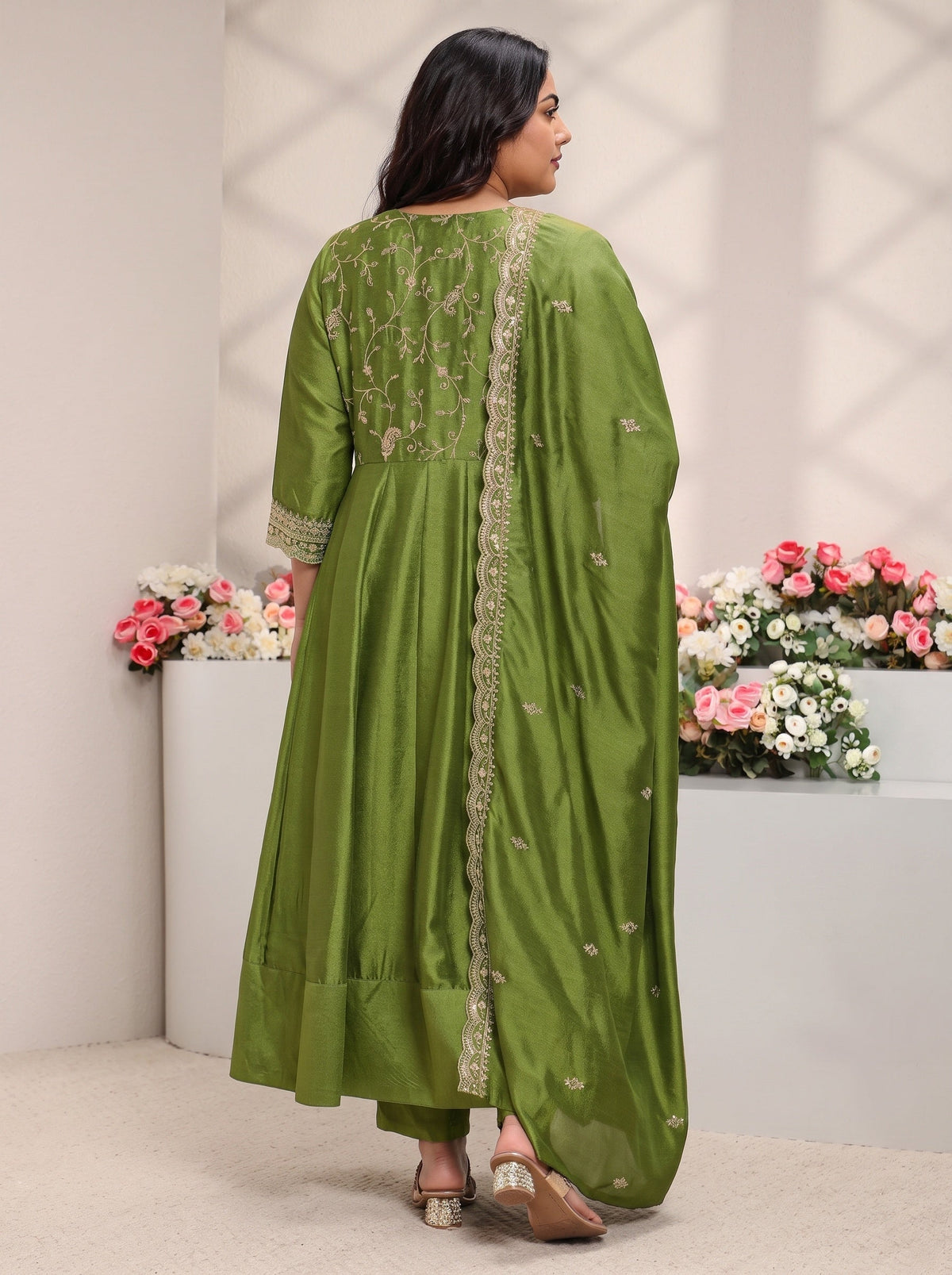 Plus Size Green Floral Embroidered Silk Blend Anarkali Suit Set With Dupatta