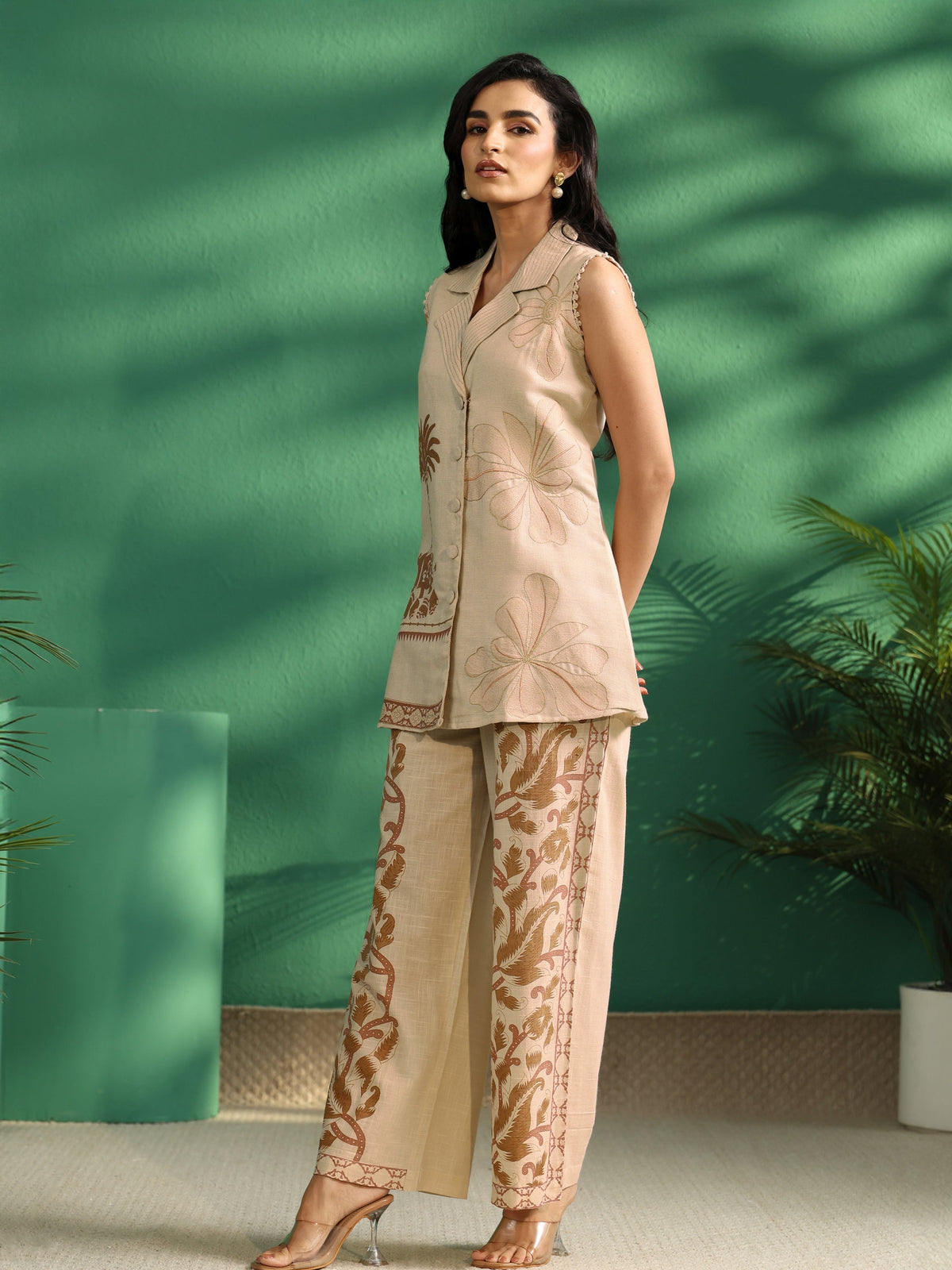 sanjhshringar Off White Ethnic Embroidered Cotton Suit Set